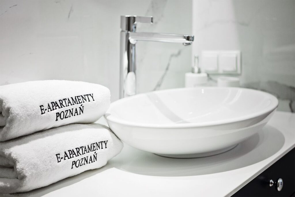 Luksusowa łazienka z marmurowymi akcentami