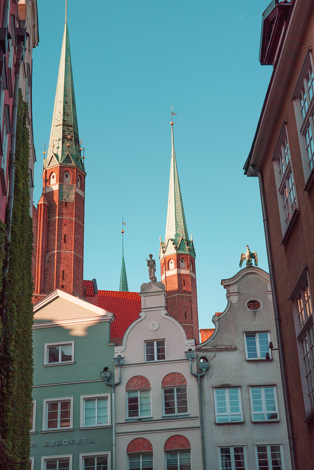 fotografia wnętrz nieruchomości na wynajem, sprzedaż do portfolio architektów czy na strony hoteli.